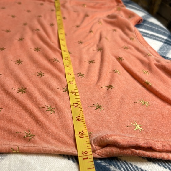 Loose, flowey  gold palm tree print.Orange material designed to look aged - Picture 10 of 10